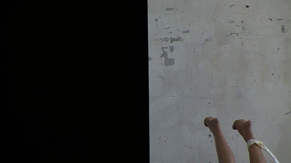 Requesting People to Describe What They See