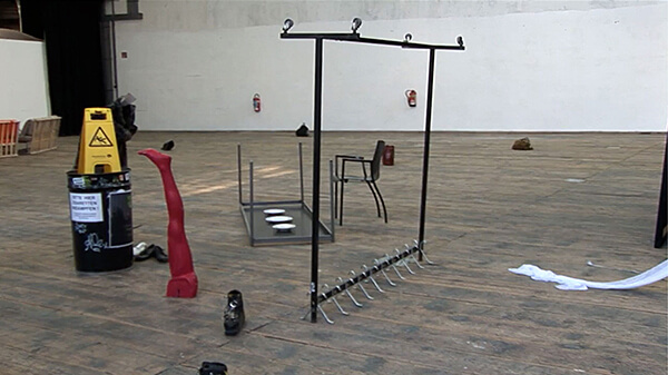 Requesting People to Describe What They See